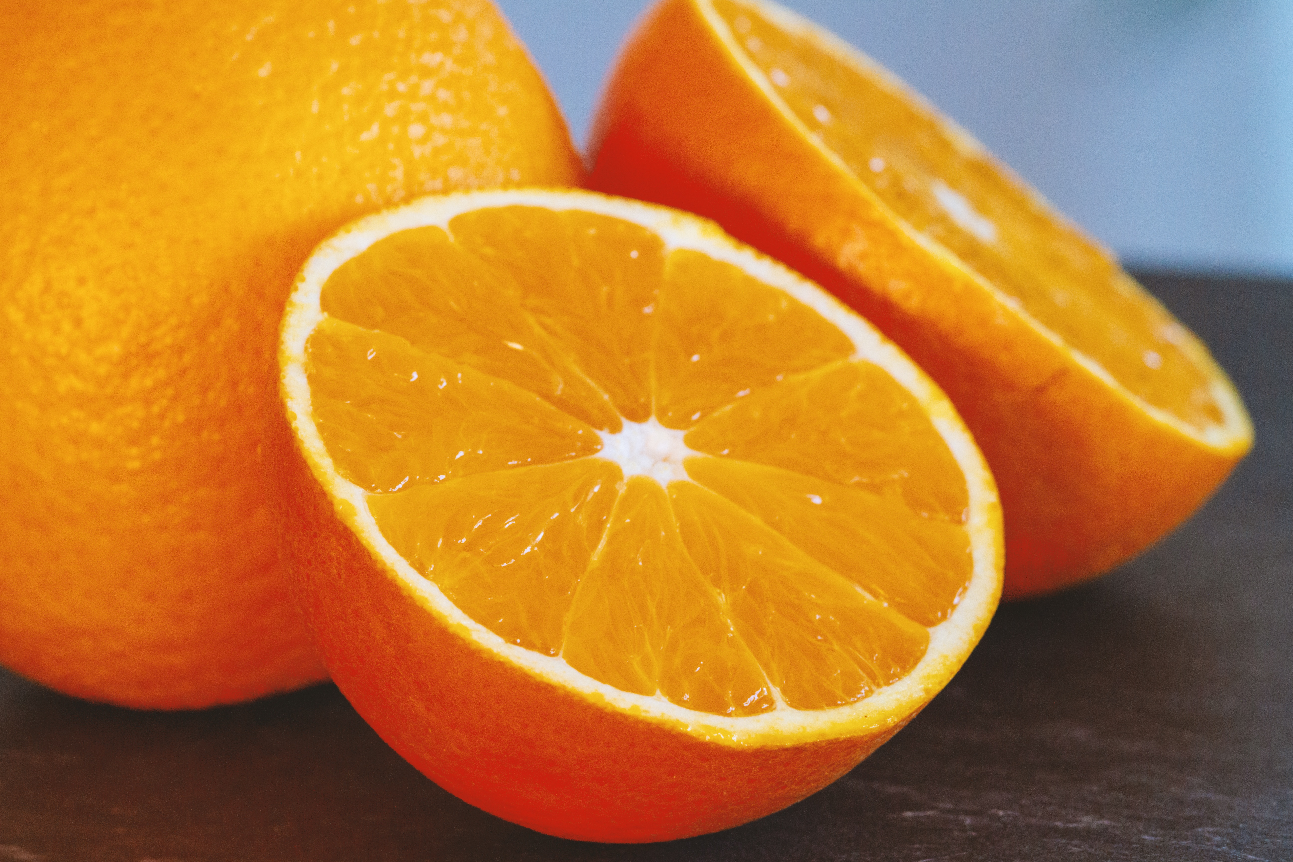 Апельсин пополам