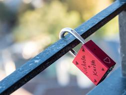 Grating Padlock Love