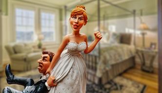 funny wedding figurine