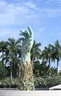 Memorial in the form of a hand and people