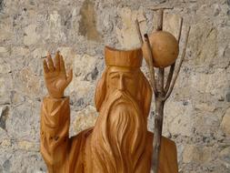 Statue of wooden man