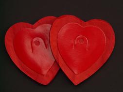 red hearts paper