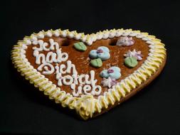 cake heart gift