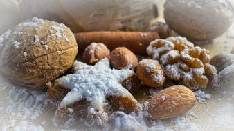 Zimtstern, Walnut Christmas cookie