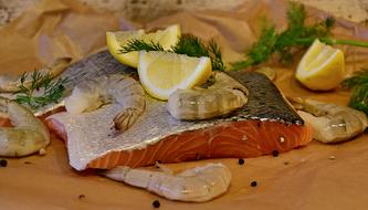 shrimp and salmon filet with lemon