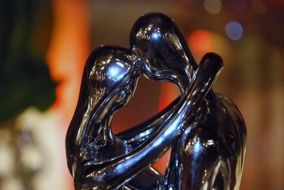 love figurine art