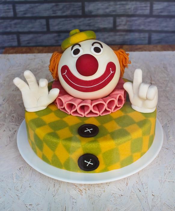 Cake Clonw Laugh