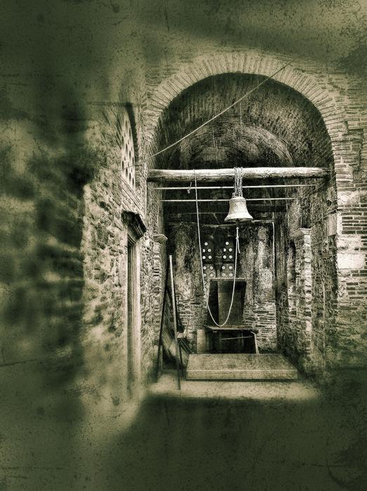 Bell Chapel Dark