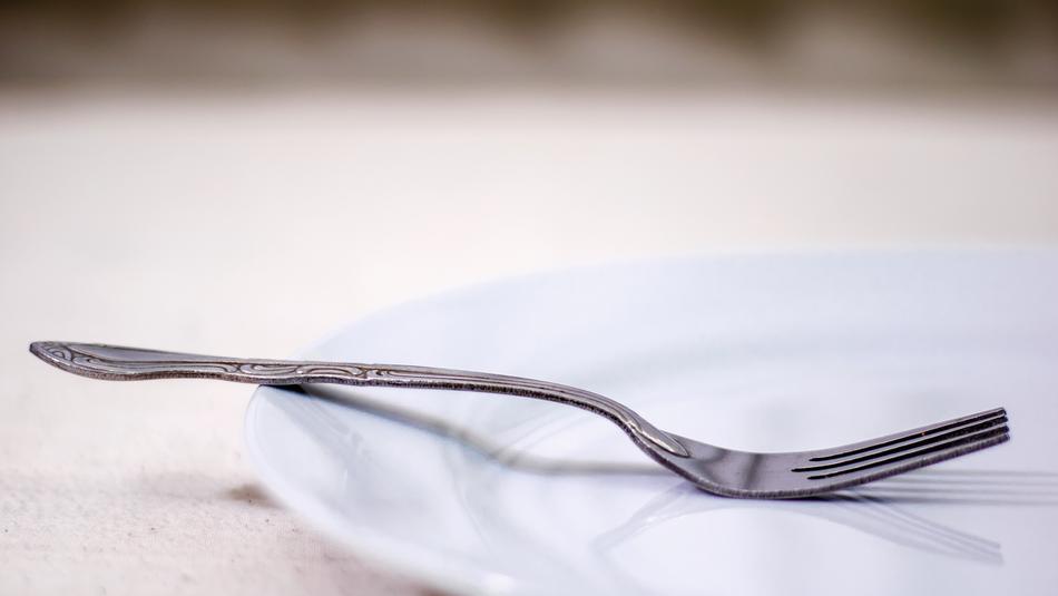 Fork Plate Table