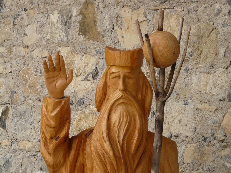 Statue of wooden man