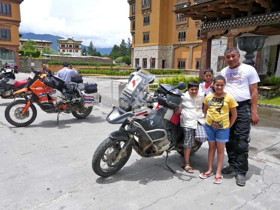 Thai Family Bikers together