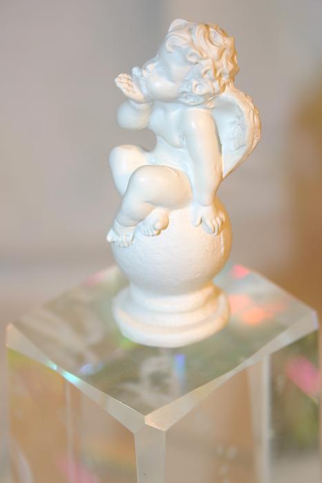 Cherub Angel white Figure