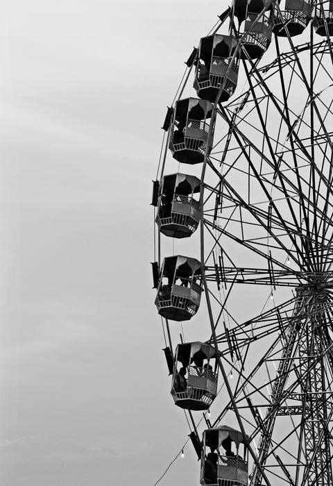 wheel silhouette attraction
