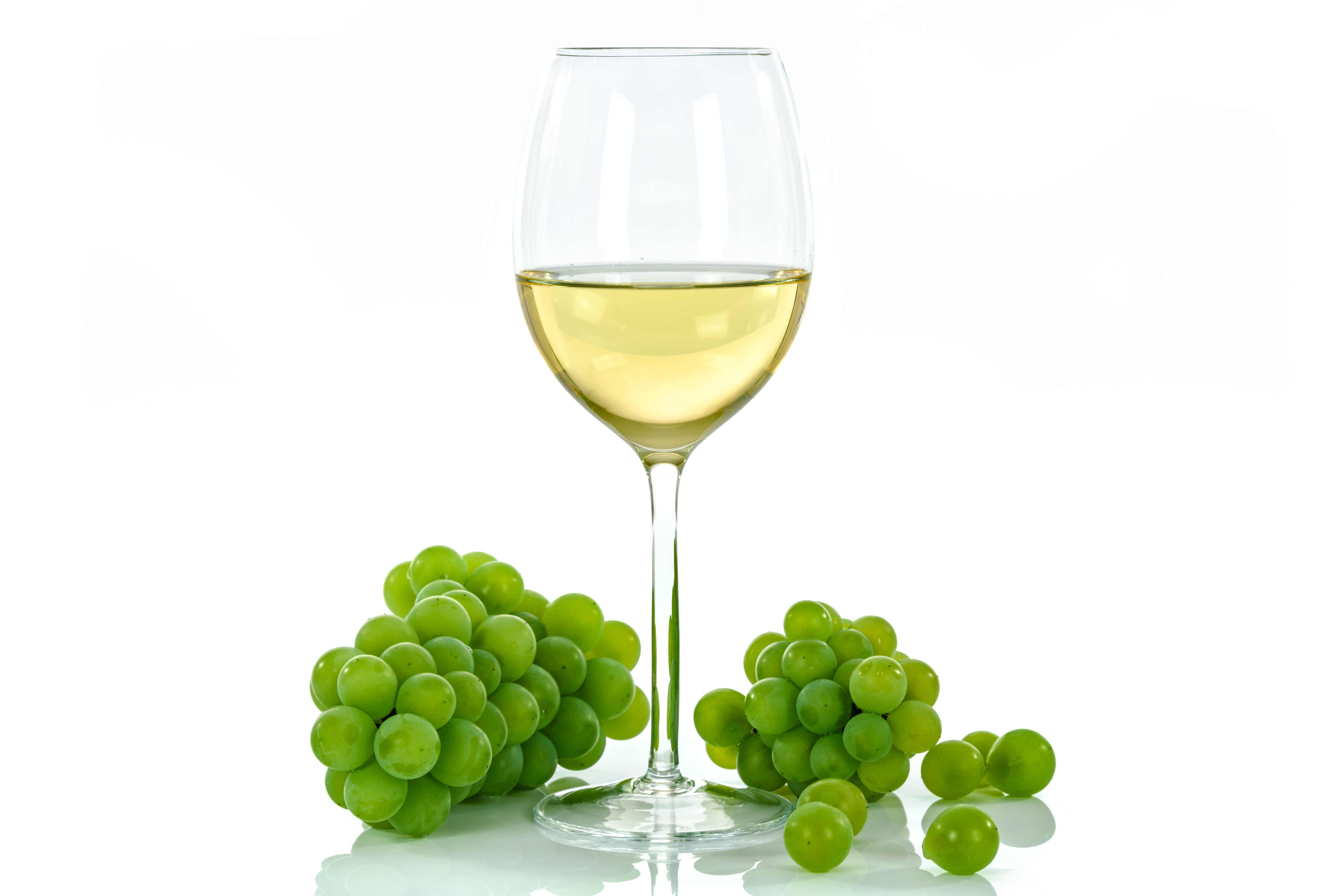 glass-of-white-wine-and-green-grapes-free-image-download