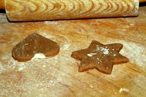 homemade christmas cookies and rolling pin