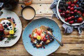 fruit on bread as a dessert