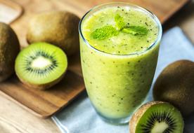 smoothie with kiwi