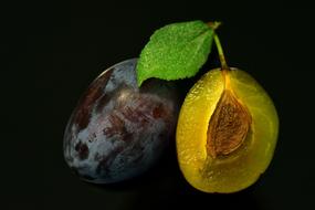 sliced plum