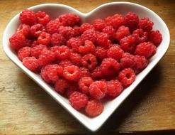 Raspberries Fruits heart