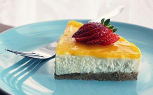 Citrus and Strawberry Cheesecake