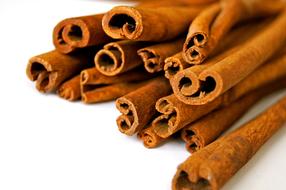 macro photo of cinnamon sticks