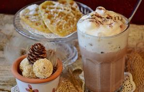 Hot Cocoa with Milk foam and cookies