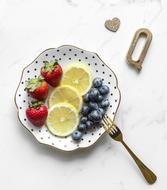 plate of fruit for a healthy snack