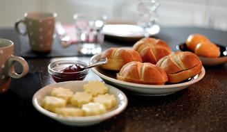 juicy Breakfast Have Roll