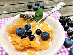 Corn Flakes with Milk and berries