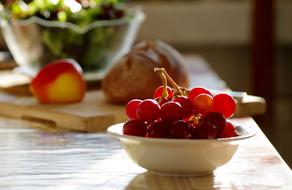 red Grapes in bowl
