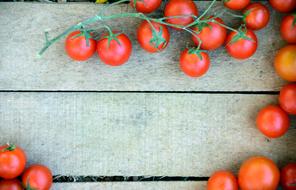 Crate Tomatos