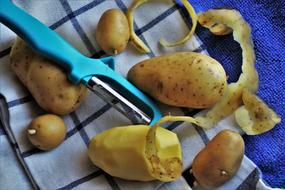 Potatoes Peeling Raw