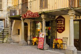 ice-cream shop in Italy