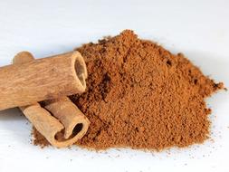 cinnamon sticks and ground cinnamon