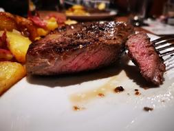 juicy steak medium rare