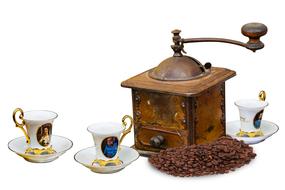 vintage cups, grinder and Coffee beans
