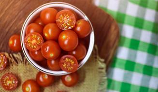 red Tomato Vegetables Background
