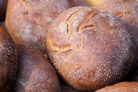 pile of round farmer's bread