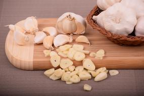 Food garlic on Wood