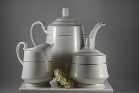 porcelain disware porcelain
