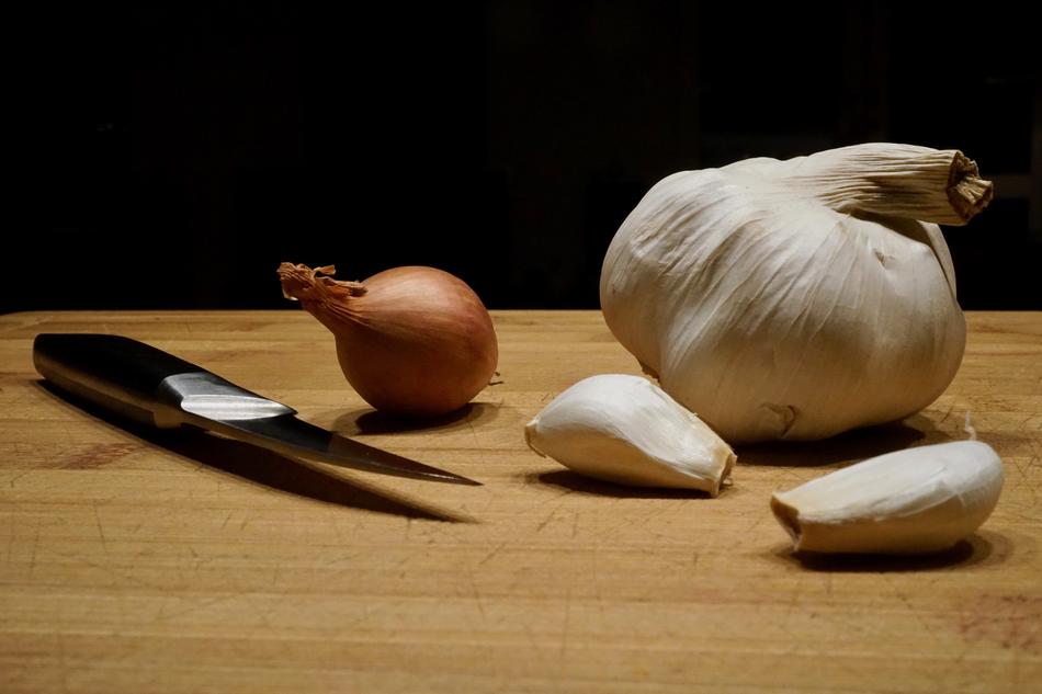 garlic and onion in the kitchen