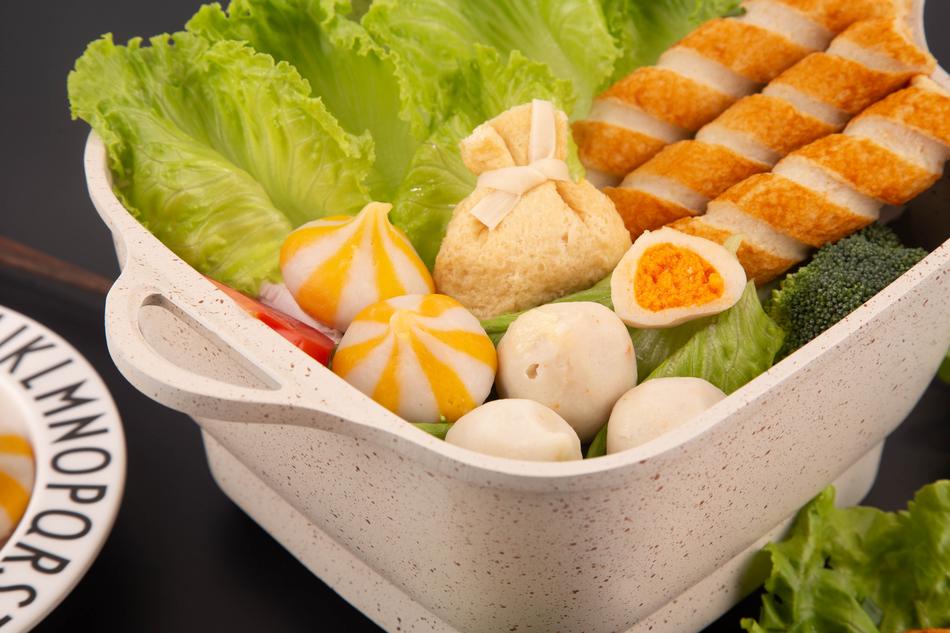 steamed egg rolls and vegetables