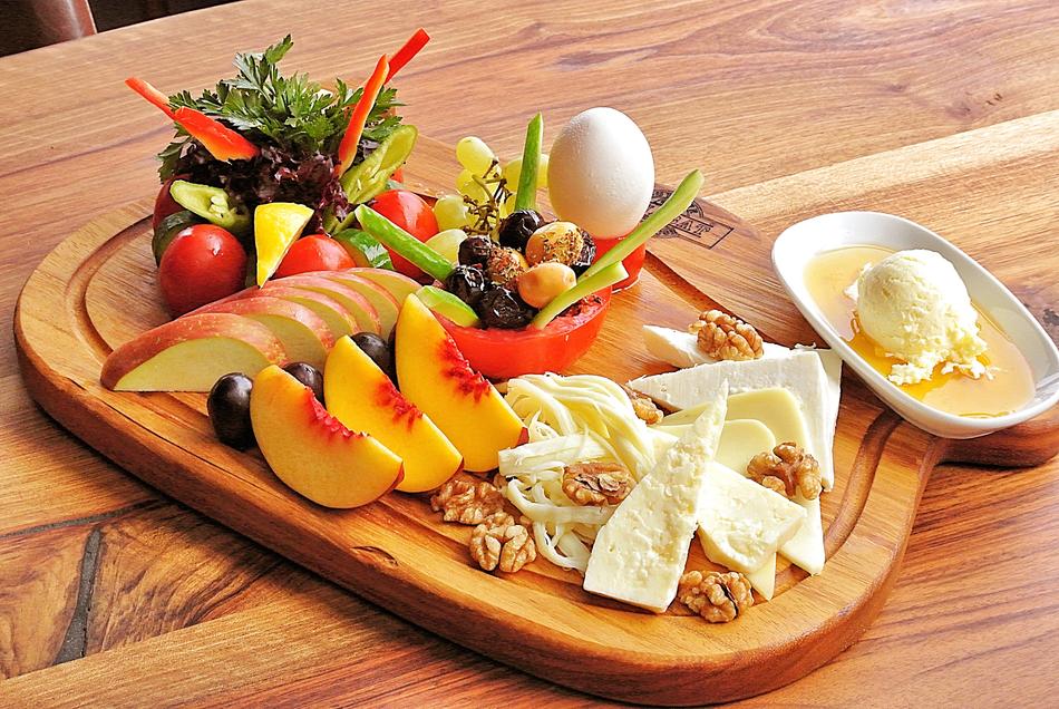 fruit and cheese plate