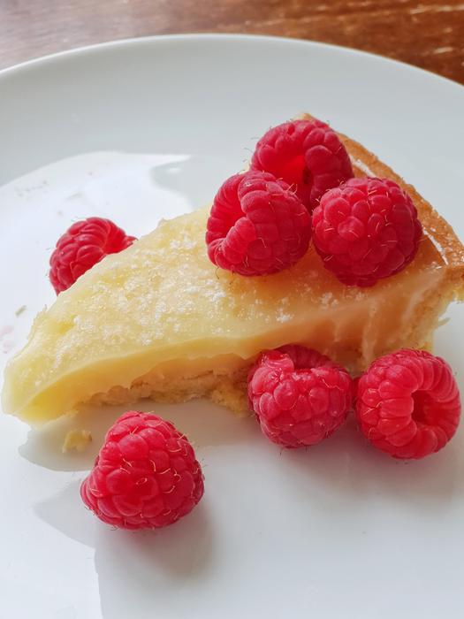 tarte au citron with fresh raspberries