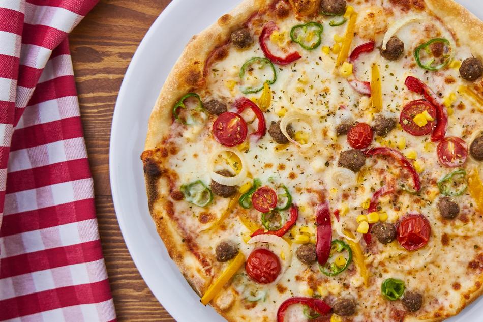 wallpaper with Italian pizza