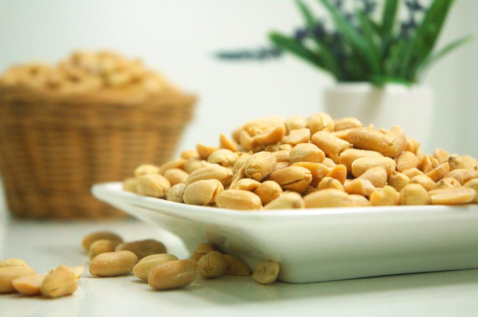 peeled Peanuts on tray