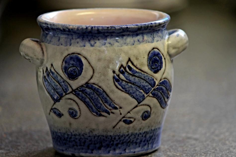Pot Stoneware