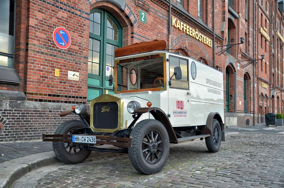 Hamburg Speicherstadt Coffee car