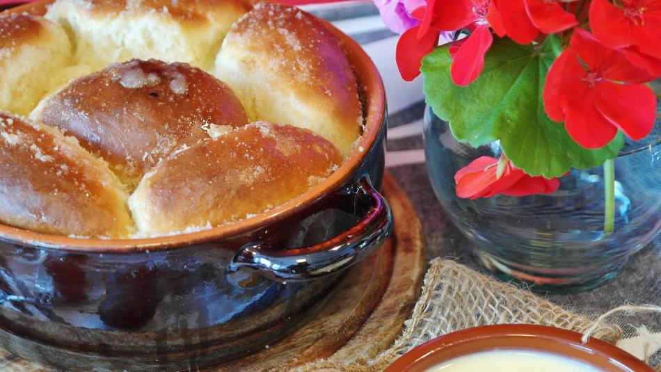 pies in a bowl