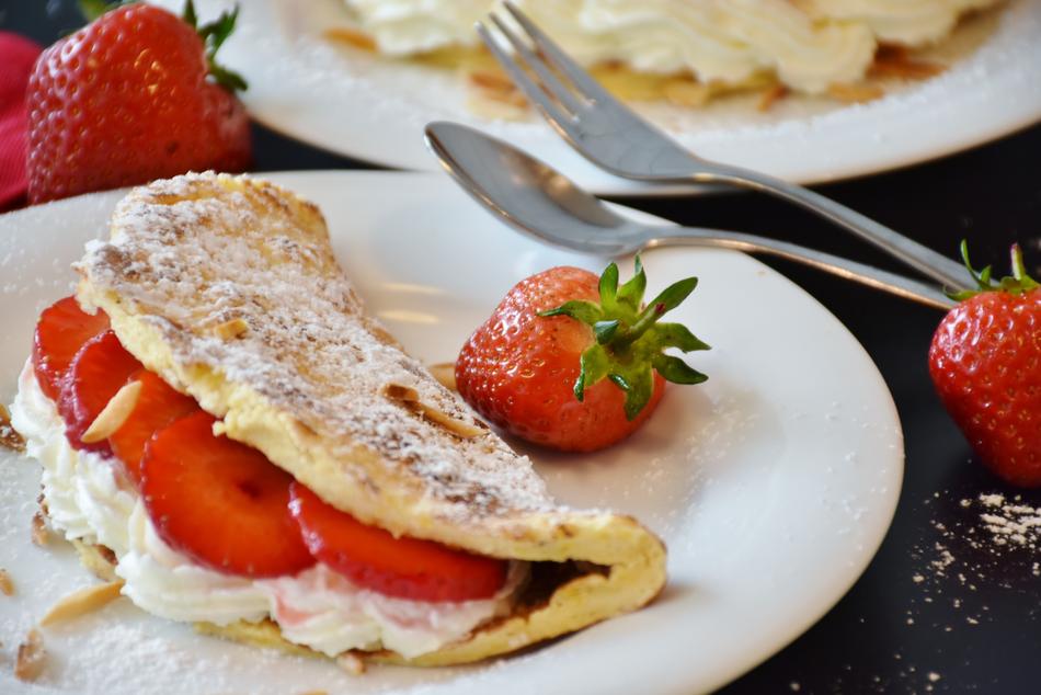 Strawberry Cake and spoon